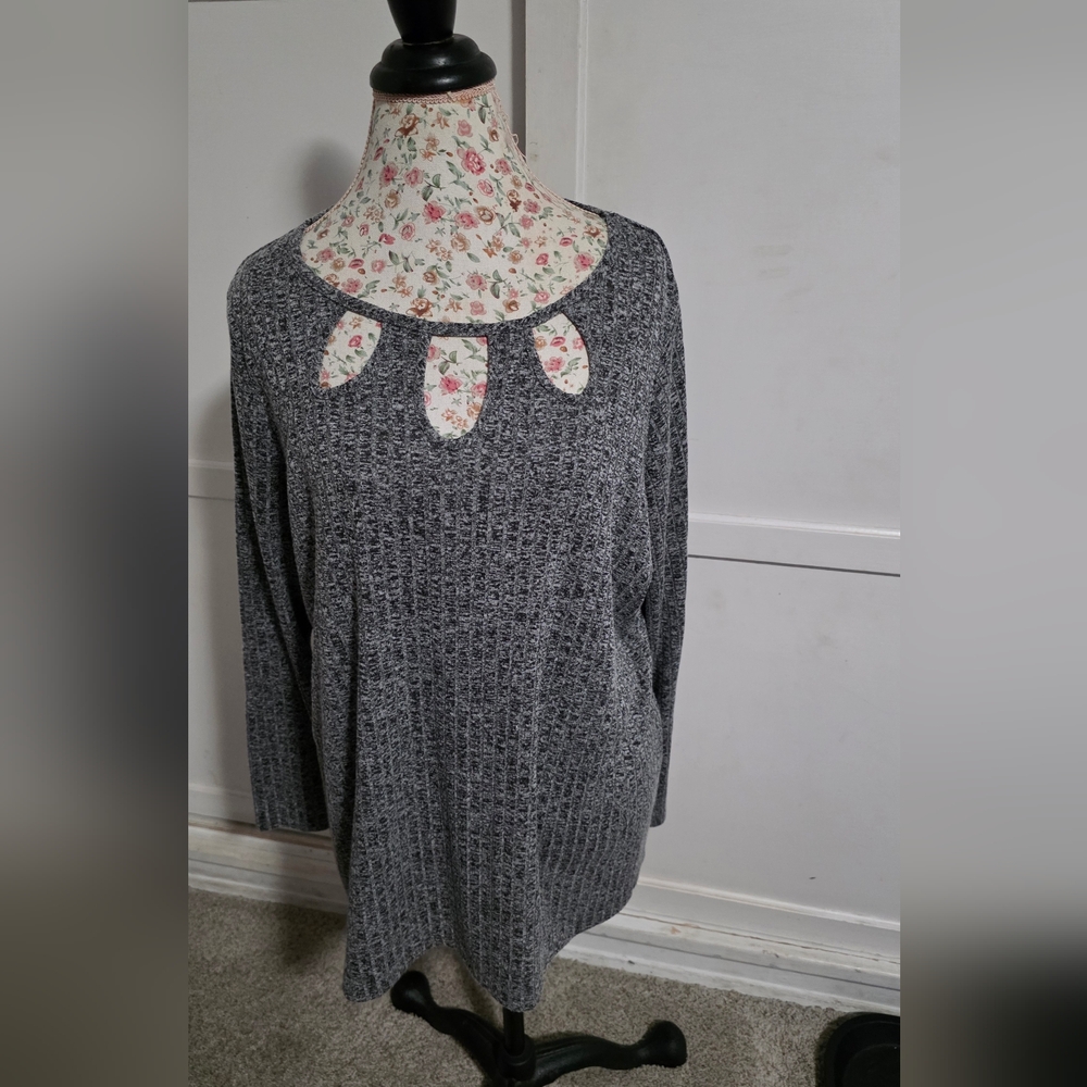 AVENUE Gray Women's Knit Top SIZE 18/20